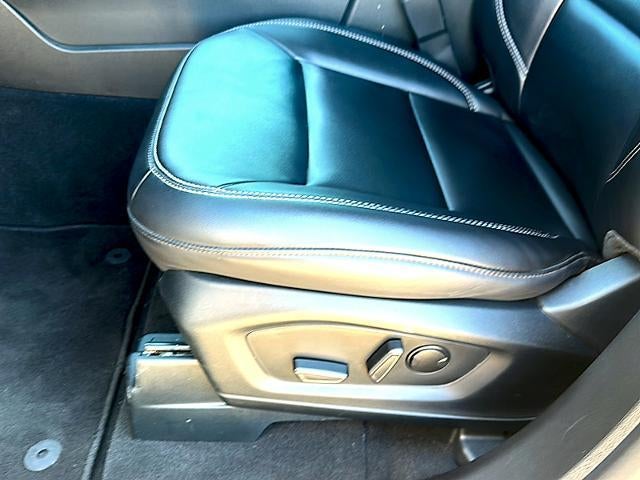 2023 Ford Explorer XLT RWD