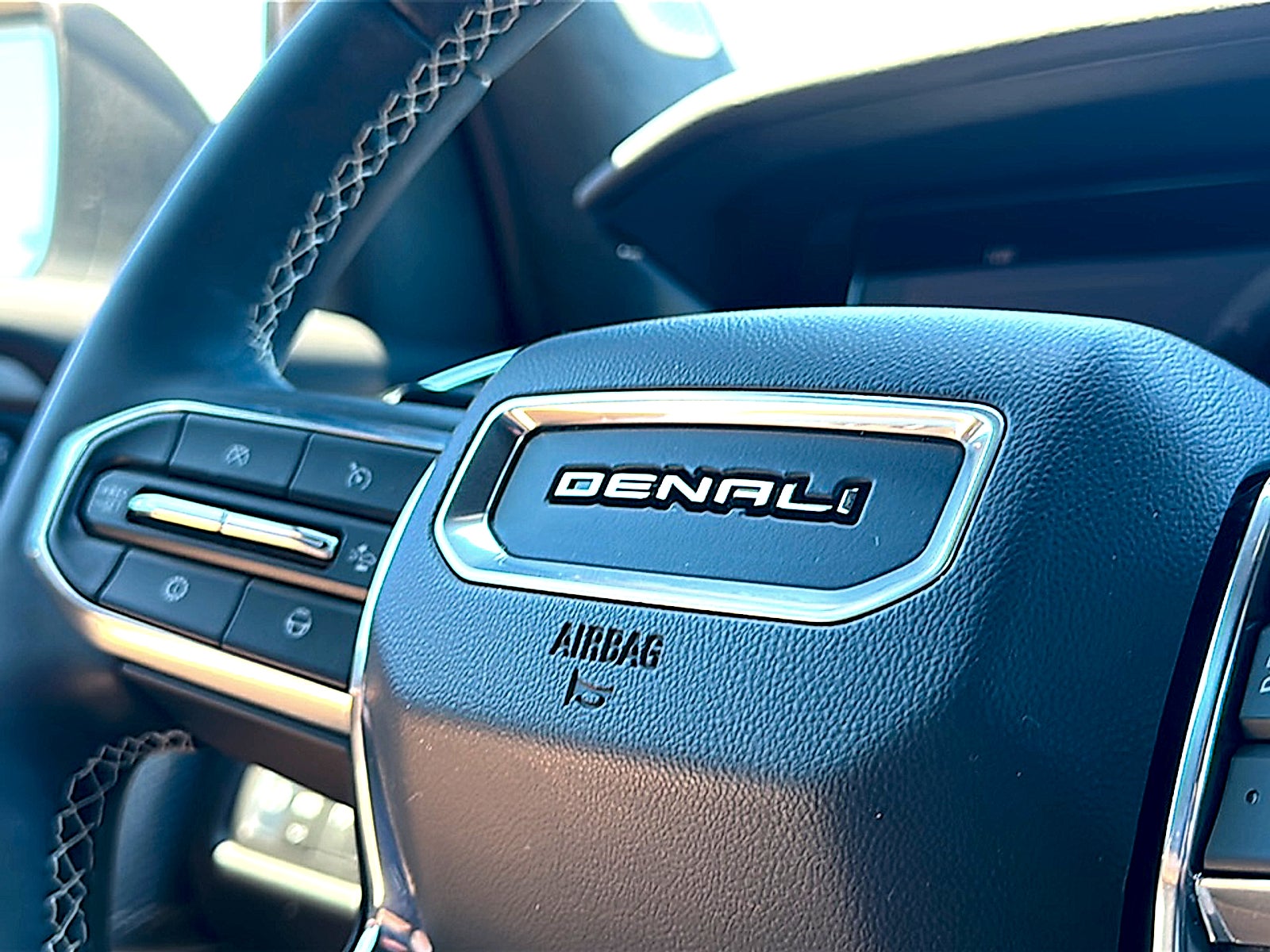 2026 GMC Acadia Denali Ultimate FWD