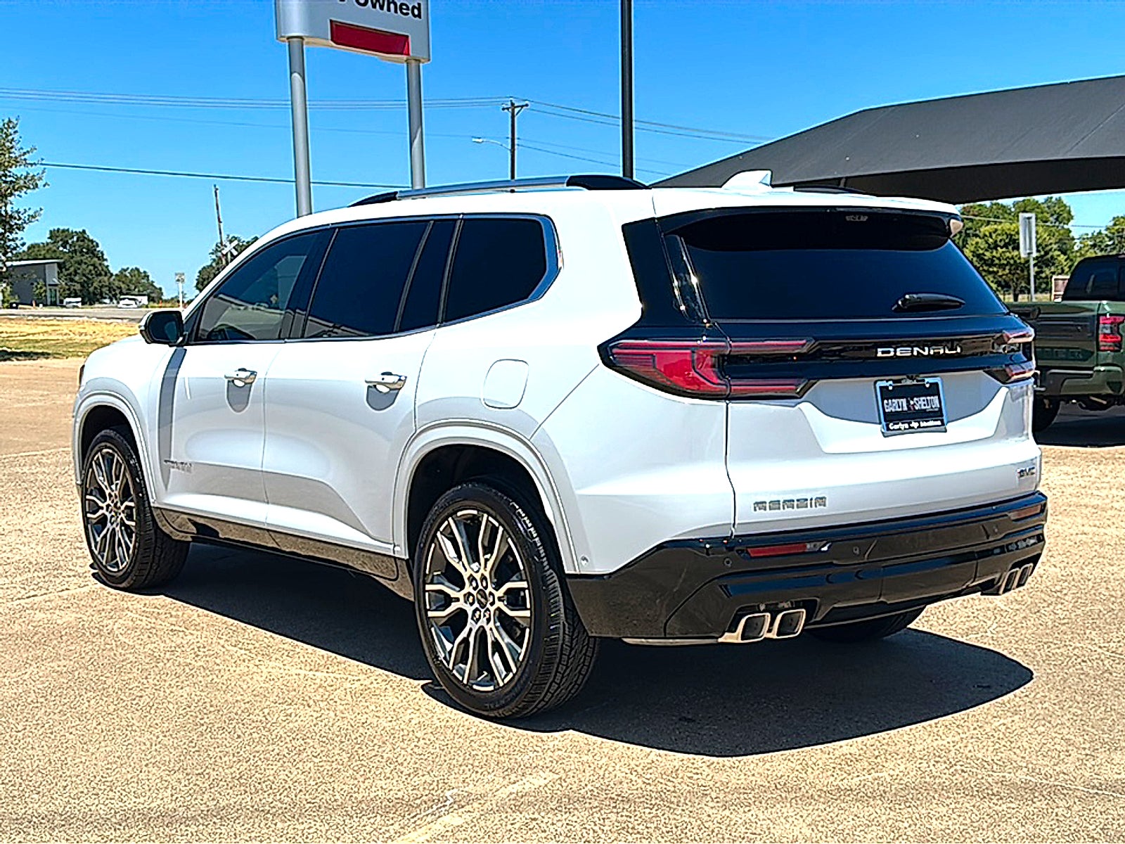 2026 GMC Acadia Denali Ultimate FWD