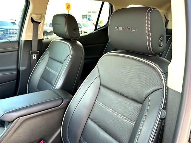 2023 GMC Acadia AWD Denali