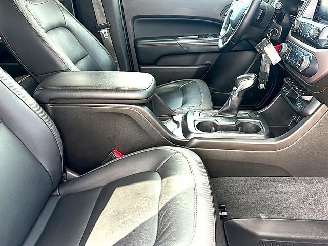 2022 GMC Canyon Crew Cab Short Box 4-Wheel Drive AT4 w/Leather