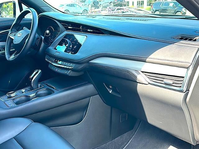 2022 Cadillac XT4 FWD 4dr Premium Luxury
