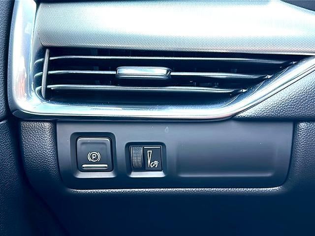2022 Cadillac XT4 FWD 4dr Premium Luxury