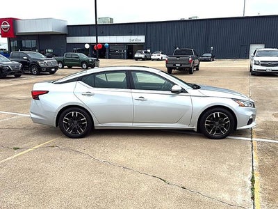 2022 Nissan Altima 2.5 SV Sedan