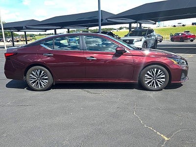 2024 Nissan Altima 2.5 SV Sedan