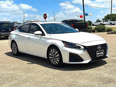 2024 Nissan Altima 2.5 SV Sedan