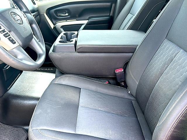 2017 Nissan Titan XD 4x4 Gas Crew Cab SV