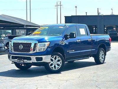 2017 Nissan Titan XD 4x4 Gas Crew Cab SV