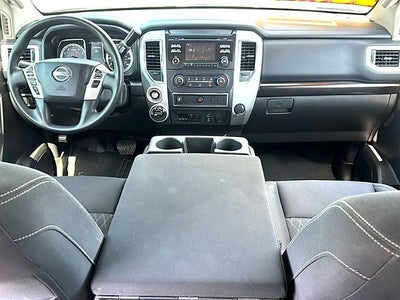 2017 Nissan Titan XD 4x4 Gas Crew Cab SV