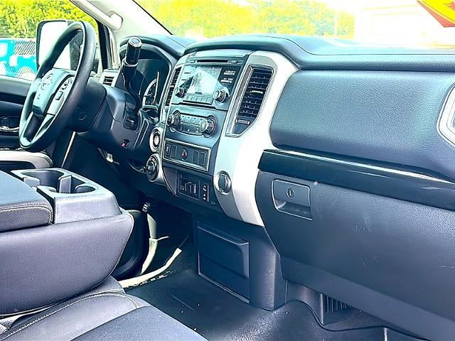 2017 Nissan Titan XD 4x4 Gas Crew Cab SV