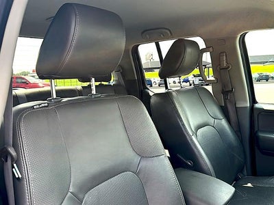 2010 Nissan Frontier 2WD Crew Cab SWB Auto LE