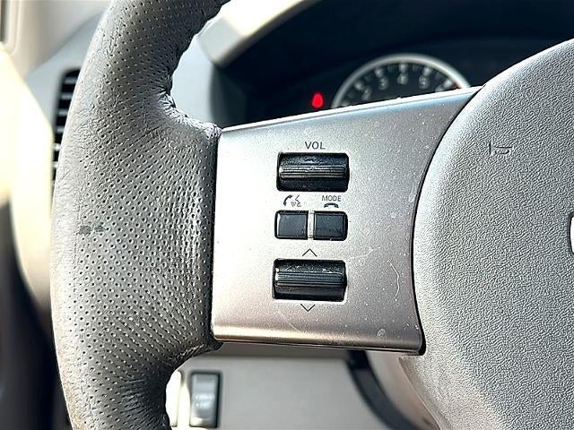 2010 Nissan Frontier 2WD Crew Cab SWB Auto LE