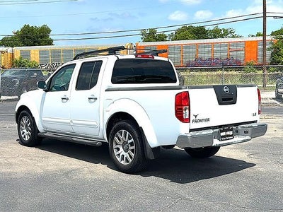 2010 Nissan Frontier 2WD Crew Cab SWB Auto LE