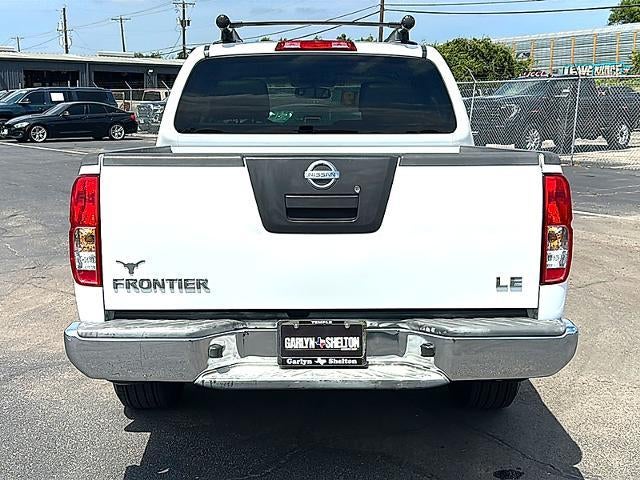 2010 Nissan Frontier 2WD Crew Cab SWB Auto LE