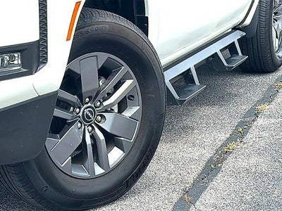2025 Nissan Frontier Crew Cab 4x2 SV