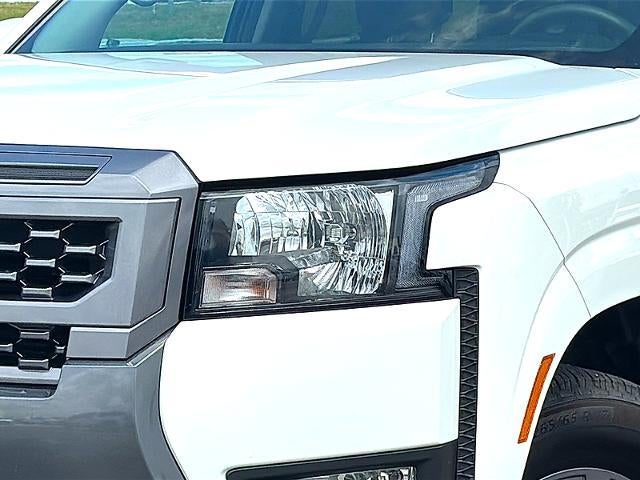 2025 Nissan Frontier Crew Cab 4x2 SV