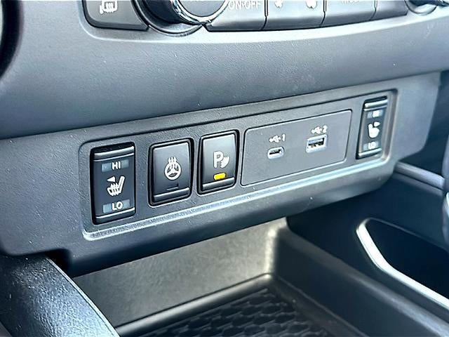 2024 Nissan Frontier Crew Cab 4x2 SV