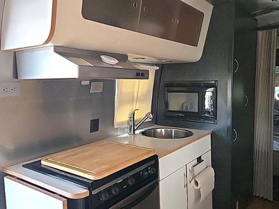 2004 Airstream CT Base