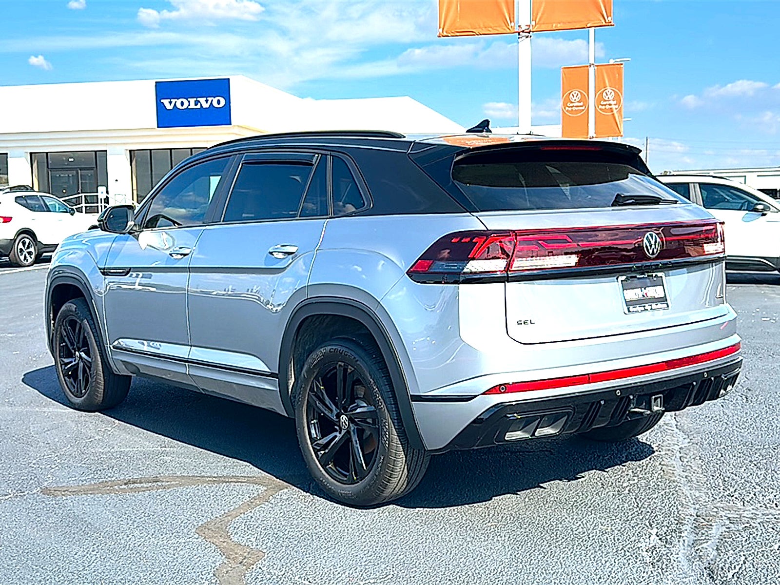 2025 Volkswagen Atlas Cross Sport 2.0T SEL R-Line Black