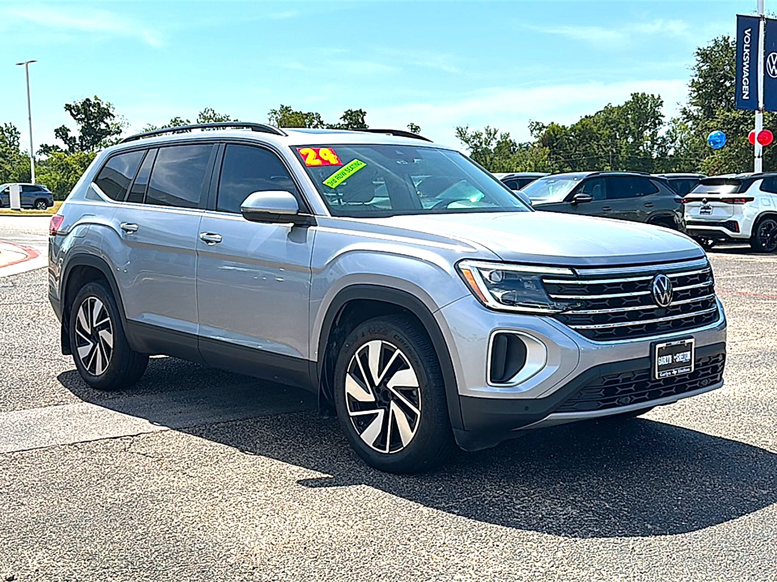 2024 Volkswagen Atlas 2.0T SE w/Technology