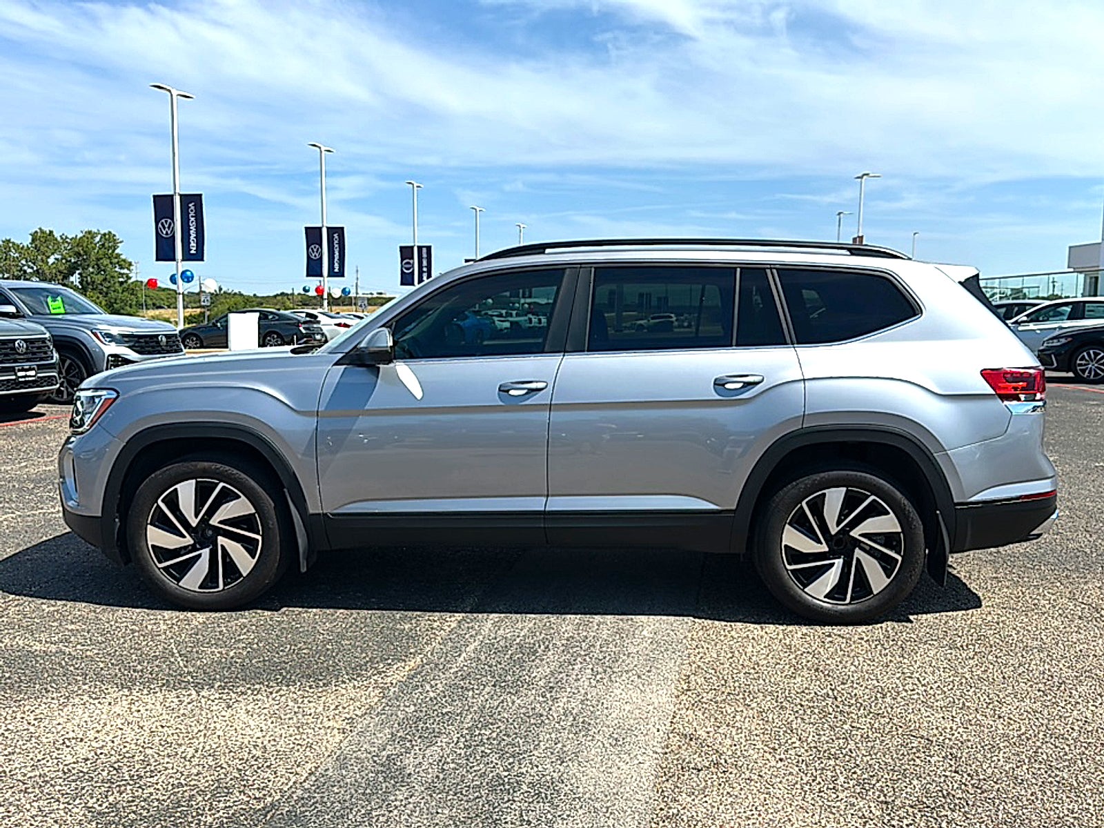2024 Volkswagen Atlas 2.0T SE w/Technology