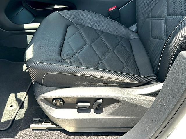 2024 Volkswagen Atlas Cross Sport 2.0T SE w/Technology FWD