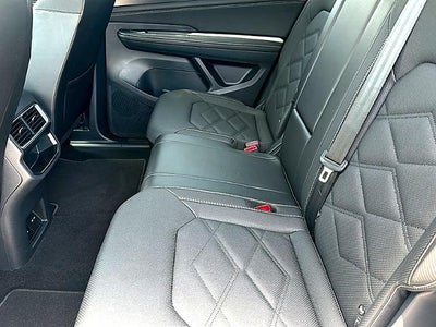 2024 Volkswagen Atlas Cross Sport 2.0T SE w/Technology FWD