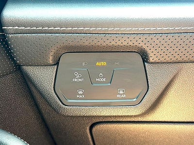 2024 Volkswagen Atlas Cross Sport 2.0T SE w/Technology FWD