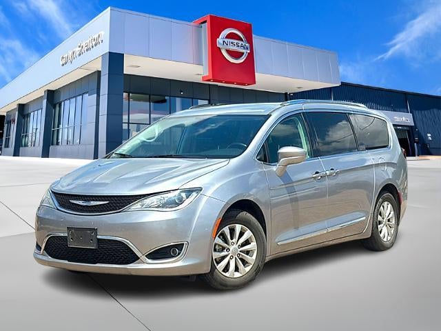 2019 Chrysler Pacifica Touring L's photo