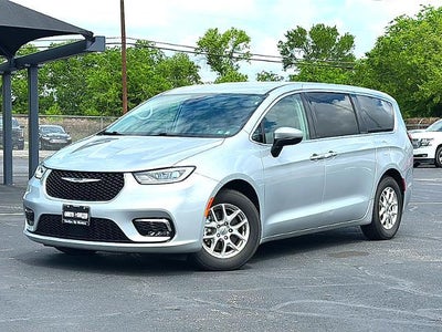 2023 Chrysler Pacifica Touring L FWD