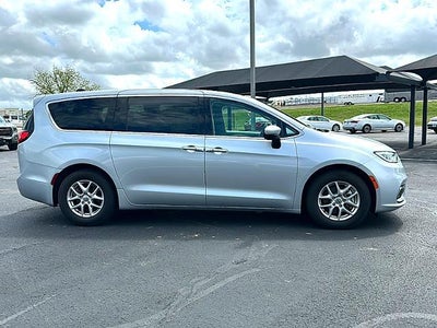 2023 Chrysler Pacifica Touring L FWD