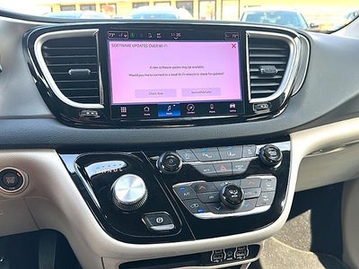 2022 Chrysler Pacifica Touring L FWD