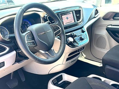 2023 Chrysler Voyager LX FWD