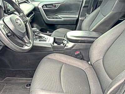2021 Toyota RAV4 LE FWD (GS)
