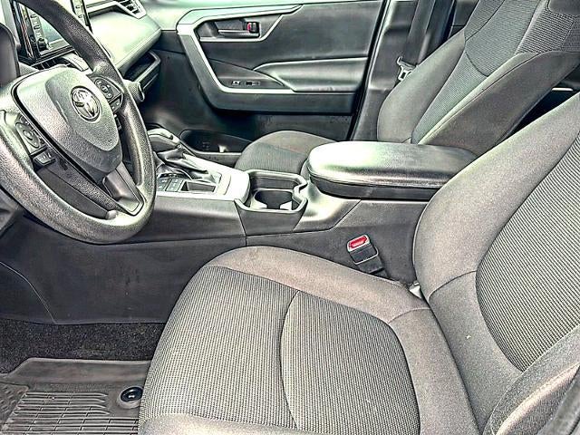 2021 Toyota RAV4 LE FWD (GS)