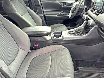 2021 Toyota RAV4 LE FWD (GS)