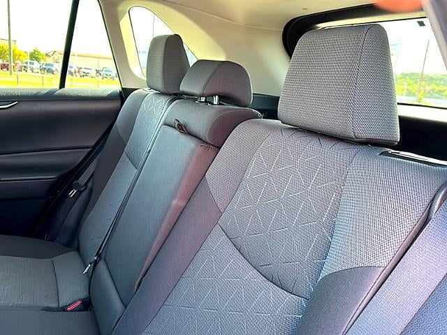 2020 Toyota RAV4 XLE FWD (GS)
