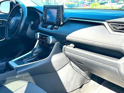 2020 Toyota RAV4 XLE FWD (GS)