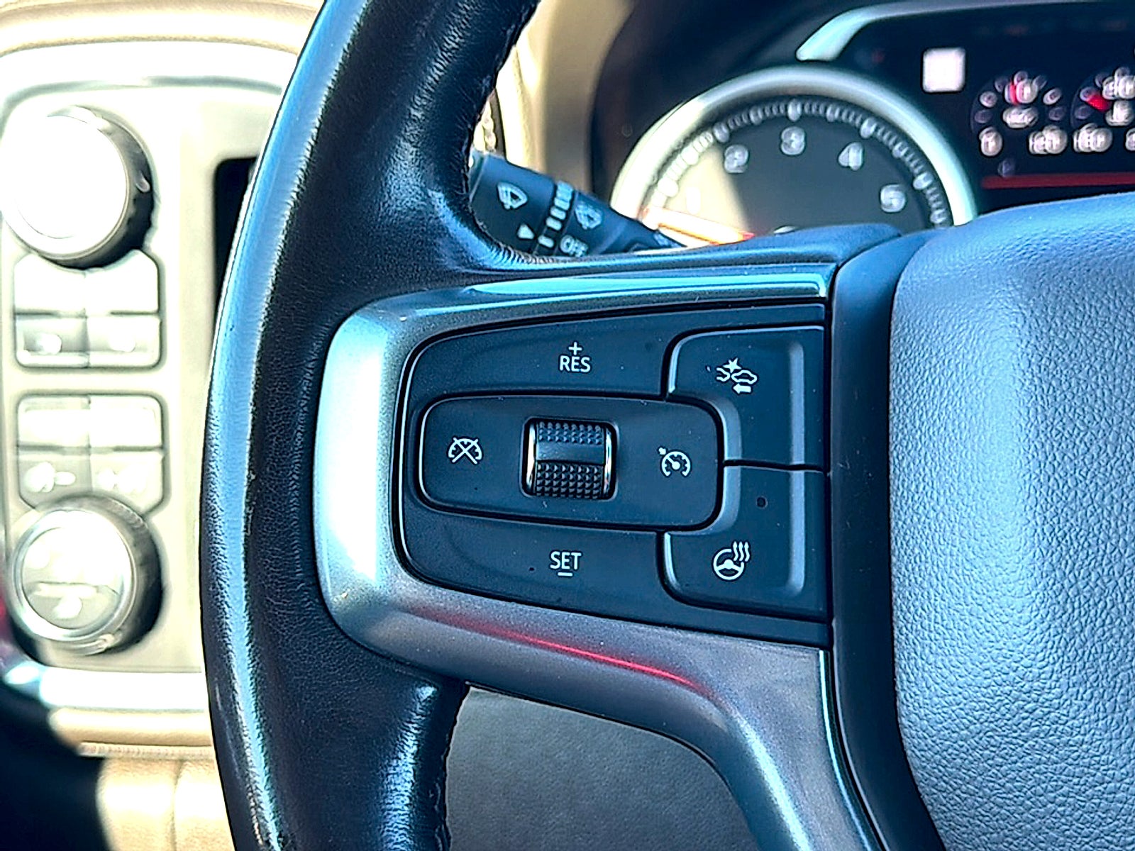 2021 Chevrolet Silverado 1500 4WD Crew Cab Short Bed LTZ