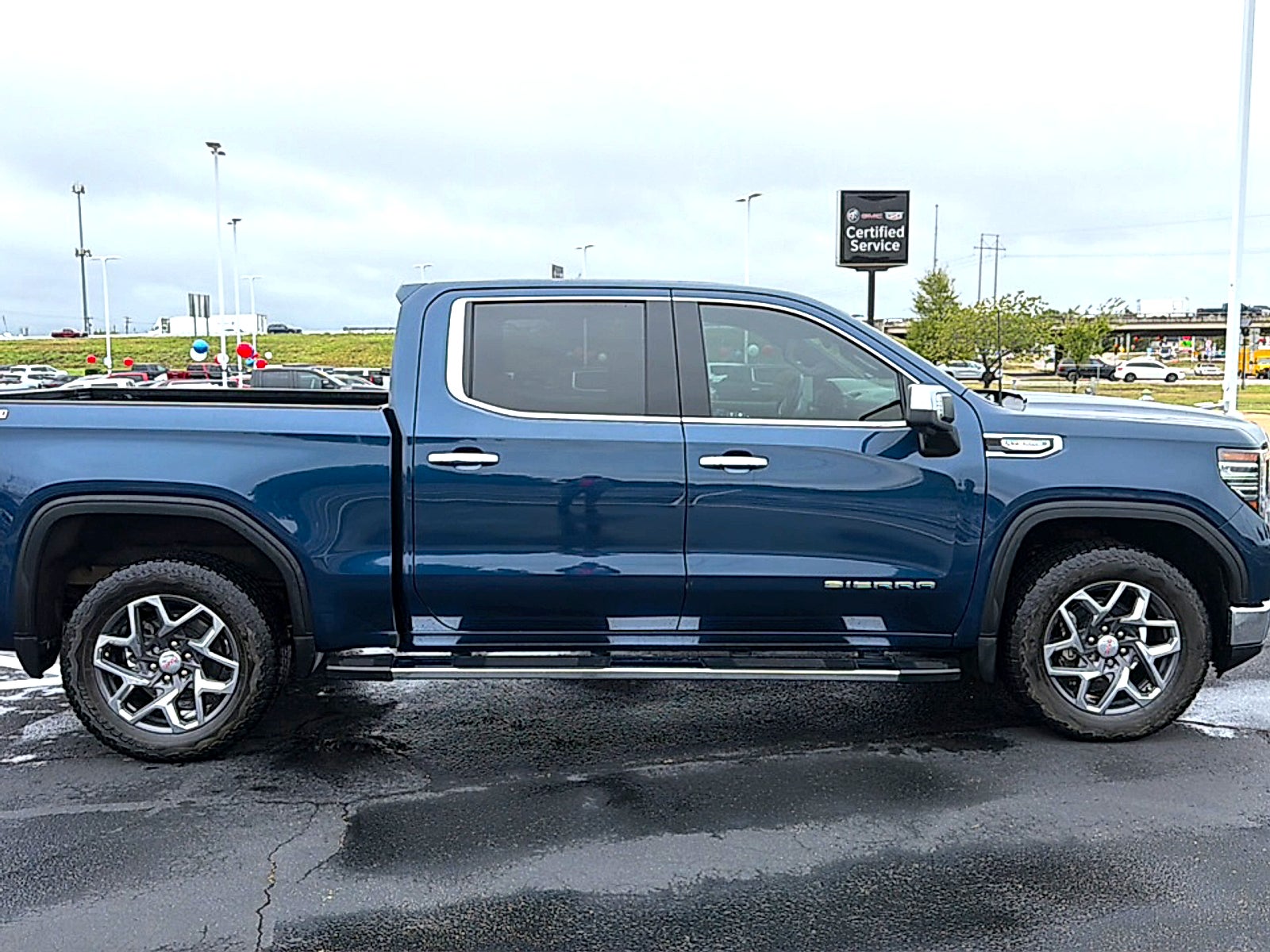 2023 GMC Sierra 1500 4WD Crew Cab Short Box SLT