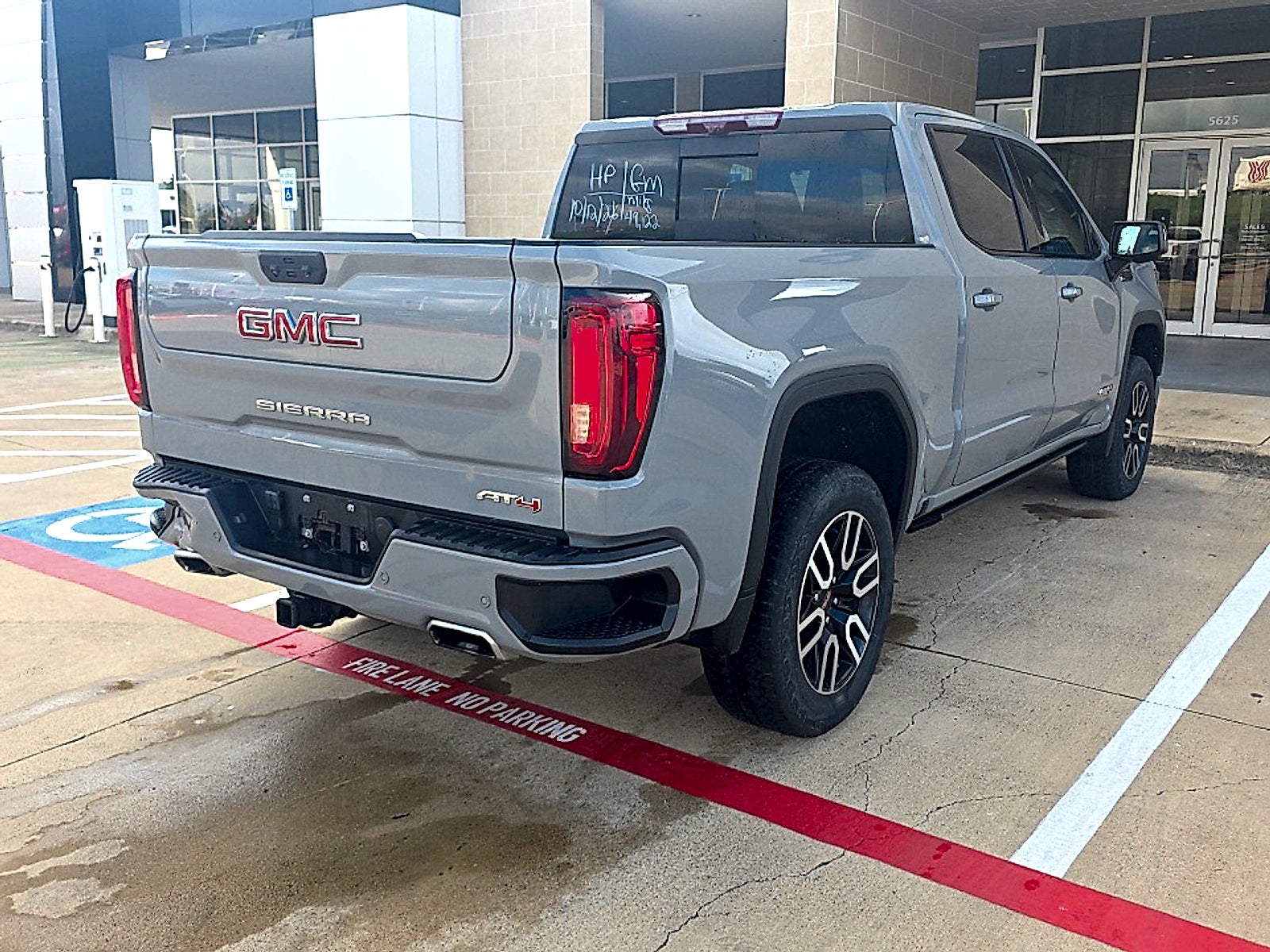 2025 GMC Sierra 1500 4WD Crew Cab Short Box AT4