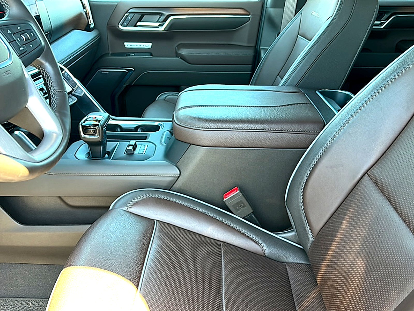 2024 GMC Sierra 1500 4WD Crew Cab Short Box Denali