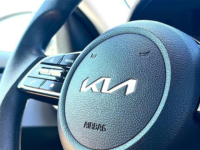 2024 Kia Forte LXS IVT