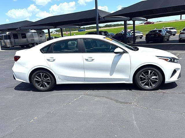 2024 Kia Forte LXS IVT