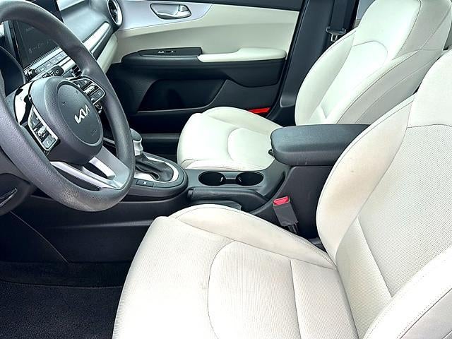 2023 Kia Forte LXS IVT