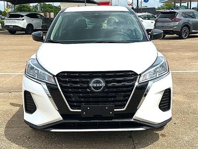 2025 Nissan Kicks Play S FWD