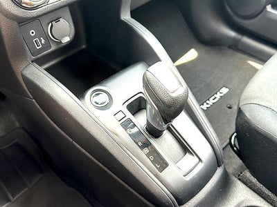 2025 Nissan Kicks Play S FWD