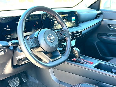 2025 Nissan Kicks SR FWD