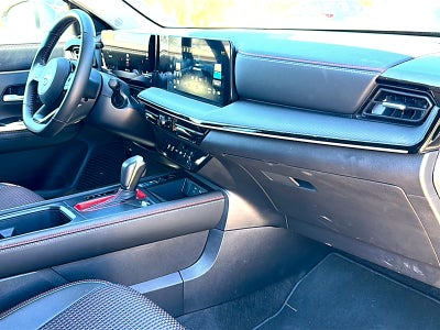 2025 Nissan Kicks SR FWD