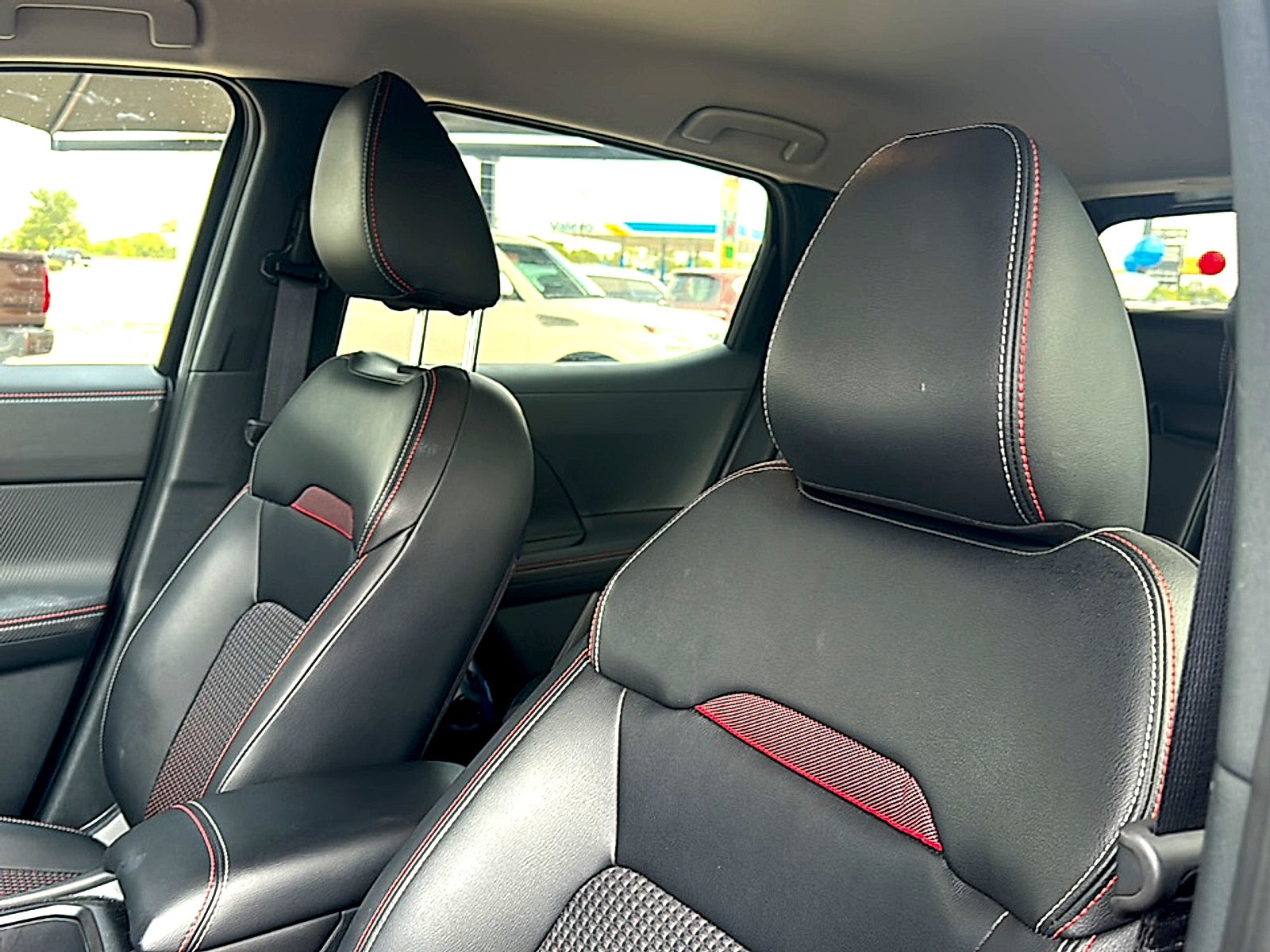 2025 Nissan Kicks SR FWD